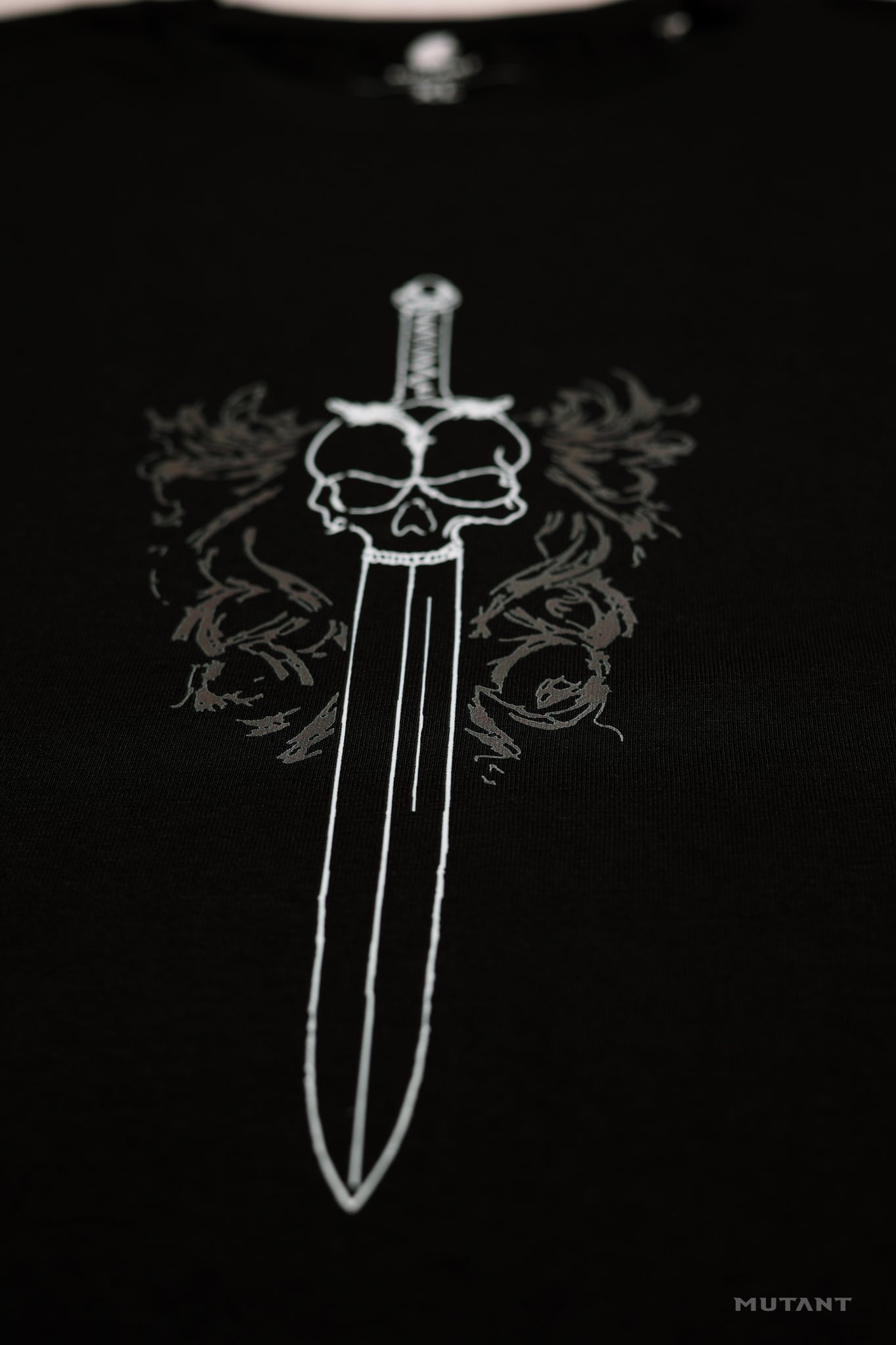 Dark Valor Regular T-Shirt - Mutant