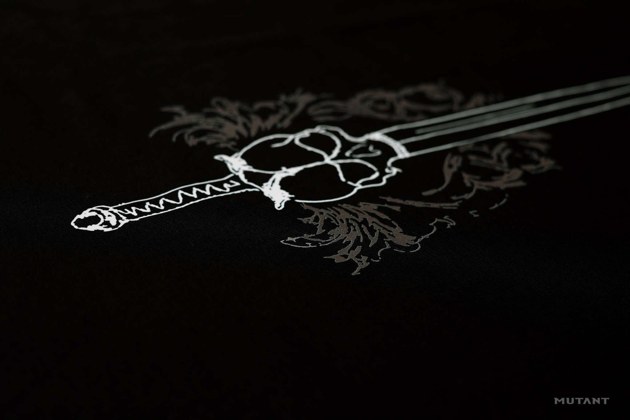 Dark Valor Regular T-Shirt - Mutant